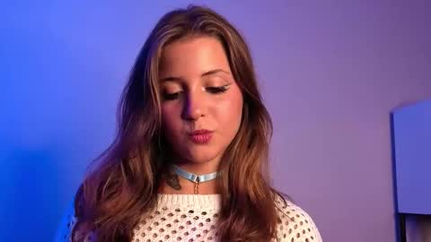 Lina  online show from November 2025 09:15:02 PM