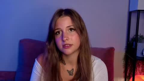 Lina  online show from November 2025 07:13:01 PM