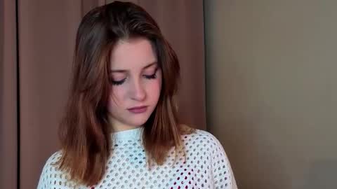 Lina  online show from February 2026 07:10:01 PM