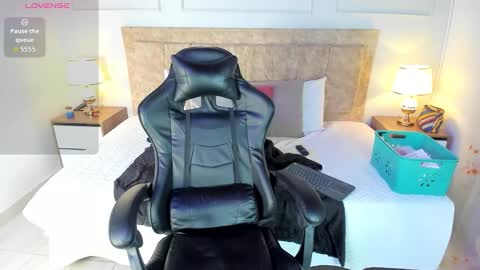 Snapshot of celeste_collinss_ chatting on December 2025 01:54:01 AM celeste online show from December 2025 01:54:01 AM