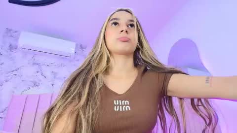 Snapshot of celeste_moonx chatting on November 2025 11:53:01 AM Celeste online show from November 2025 11:53:01 AM