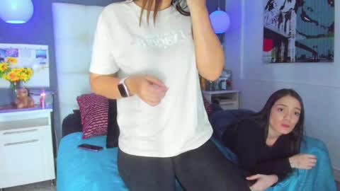 Snapshot of celeste_starsss chatting on November 2025 09:31:01 AM celeste_starsss online show from November 2025 09:31:01 AM