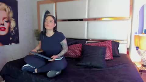 Snapshot of celeste_starsss chatting on June 2026 09:37:02 PM celeste_starsss online show from June 2026 09:37:02 PM