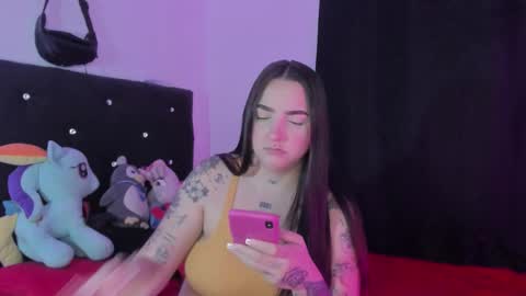 Snapshot of celeste_y_pipe chatting on December 2025 03:33:02 AM Celeste Y Pipe online show from December 2025 03:33:02 AM