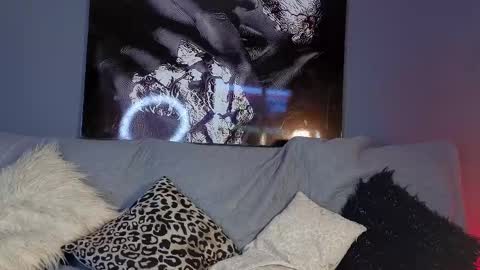 Sara online show from November 2025 06:57:01 PM