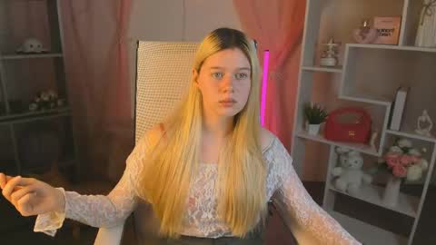 your cute kitty online show from April 2026 07:10:01 PM