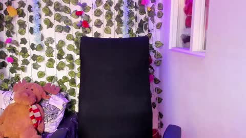 Snapshot of celestinepurple chatting on December 2024 05:04:01 PM Celestineeeeee online show from December 2024 05:04:01 PM