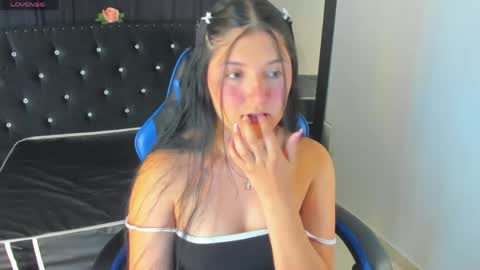 Snapshot of celesttee_21 chatting on April 2026 09:28:01 PM Celesttee online show from April 2026 09:28:01 PM
