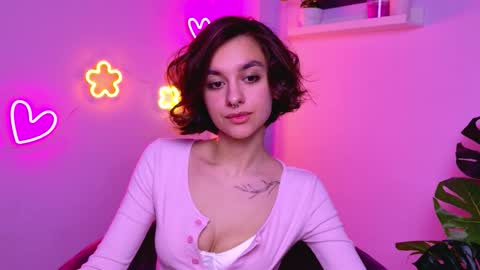  Celine  online show from December 2025 04:41:01 AM