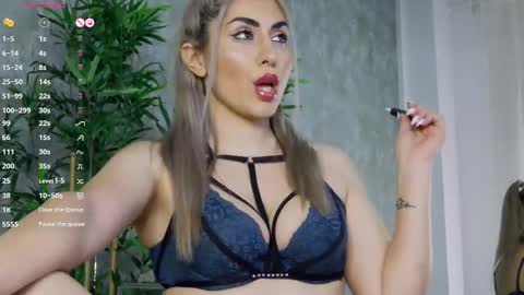 Snapshot of celinemeyerr chatting on February 2025 06:39:02 AM CelineMeyer online show from February 2025 06:39:02 AM