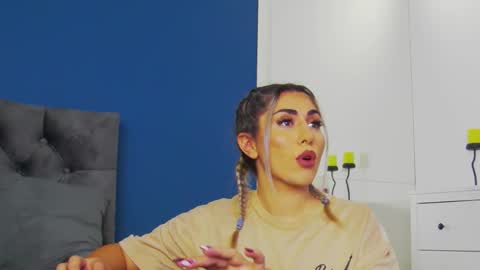 Snapshot of celinemeyerr chatting on October 2025 07:01:02 AM CelineMeyer online show from October 2025 07:01:02 AM