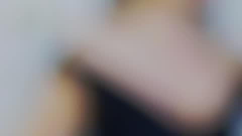 Snapshot of celinemeyerr chatting on November 2025 06:46:02 AM CelineMeyer online show from November 2025 06:46:02 AM