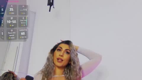 Snapshot of celinemeyerr chatting on December 2025 06:44:02 AM CelineMeyer online show from December 2025 06:44:02 AM