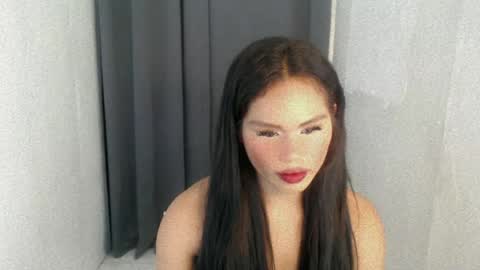 Snapshot of cellin_fuckdoll chatting on June 2026 05:27:02 AM cellin online show from June 2026 05:27:02 AM