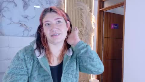 Snapshot of cerecita_02 chatting on October 2025 12:24:02 PM Cerecita online show from October 2025 12:24:02 PM