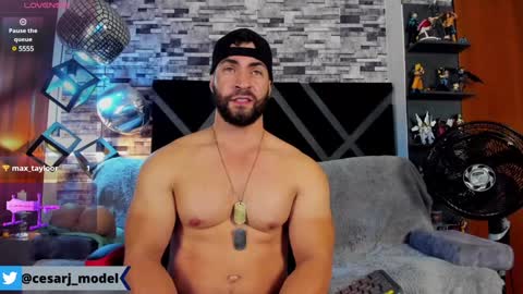 Snapshot of cesar_joness chatting on December 2024 12:24:01 AM Cesar jones online show from December 2024 12:24:01 AM