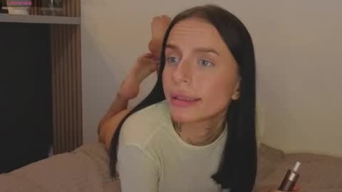 Livia online show from May 2026 10:59:01 PM
