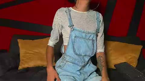 Snapshot of chaminelan chatting on December 2024 06:27:01 PM chaminelan online show from December 2024 06:27:01 PM