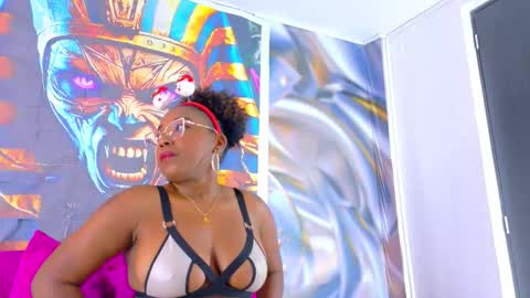 Snapshot of channelcroix chatting on November 2025 07:45:01 PM channelcroix online show from November 2025 07:45:01 PM