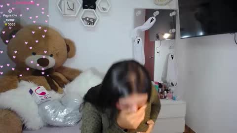 Isabella online show from October 2025 10:06:01 AM