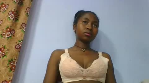 Snapshot of chantale483461 chatting on March 2026 06:19:02 AM chantale483461 online show from March 2026 06:19:02 AM