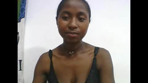 Snapshot of chantale483461 chatting on March 2026 06:29:02 AM chantale483461 online show from March 2026 06:29:02 AM