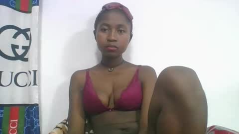 Snapshot of chantale483461 chatting on March 2026 05:46:01 AM chantale483461 online show from March 2026 05:46:01 AM