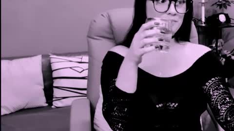 Snapshot of chantallovely chatting on November 2025 02:24:02 PM The Queen online show from November 2025 02:24:02 PM