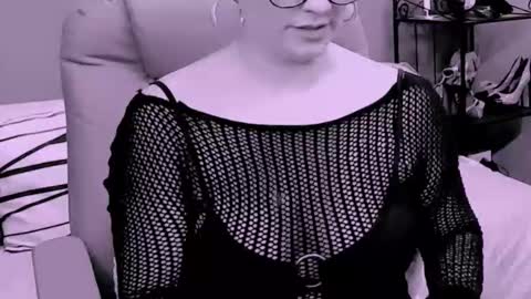 Snapshot of chantallovely chatting on November 2025 04:40:02 PM The Queen online show from November 2025 04:40:02 PM