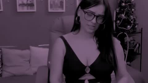 Snapshot of chantallovely chatting on December 2025 08:24:02 PM The Queen online show from December 2025 08:24:02 PM