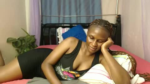 Snapshot of chantelsamz2 chatting on December 2024 05:53:02 PM Chantel online show from December 2024 05:53:02 PM