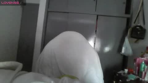 Snapshot of charis_21 chatting on May 2026 05:43:01 PM charis 2 online show from May 2026 05:43:01 PM