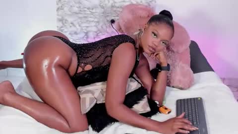Snapshot of charis_hill chatting on May 2026 09:20:02 PM charis_hill online show from May 2026 09:20:02 PM