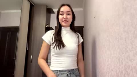 Mia online show from March 2026 08:10:01 AM