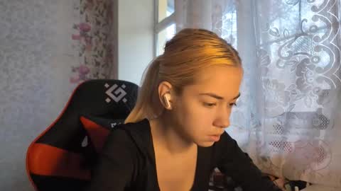 Nancy online show from November 2025 07:41:02 AM