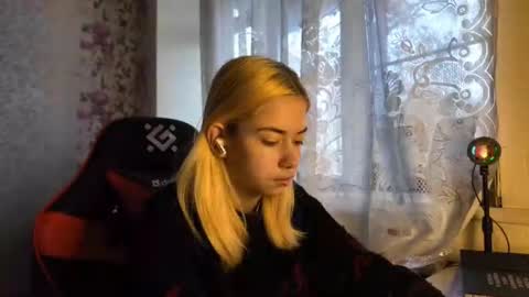 Nancy online show from November 2025 07:40:01 AM