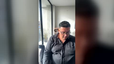 Snapshot of charlesbronson_ chatting on May 2026 09:32:01 PM CHarlesB online show from May 2026 09:32:01 PM