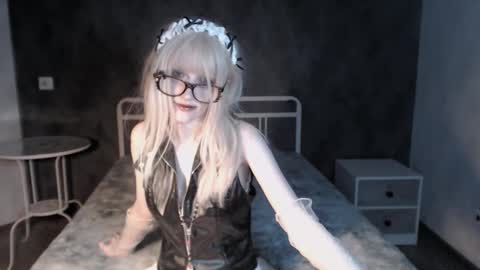 Snapshot of charlie_crystal chatting on November 2025 07:27:01 PM Charlie online show from November 2025 07:27:01 PM