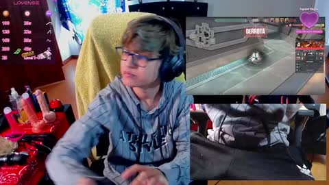 Snapshot of charlietaylorr__ chatting on December 2024 07:54:02 PM Charlie online show from December 2024 07:54:02 PM