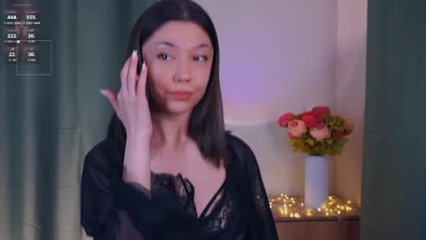 Snapshot of charlinepiker chatting on May 2026 09:56:02 PM Yumi online show from May 2026 09:56:02 PM