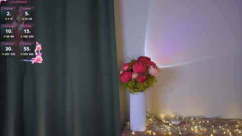 Snapshot of charlinepiker chatting on May 2026 11:35:01 PM Yumi online show from May 2026 11:35:01 PM