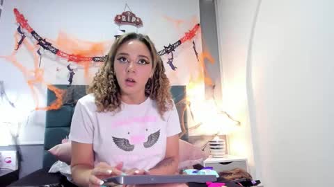 Charlott online show from October 2025 07:10:02 PM