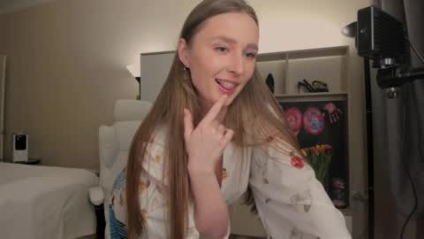 Snapshot of charlottawells chatting on March 2025 02:40:02 PM CharlottaWells online show from March 2025 02:40:02 PM