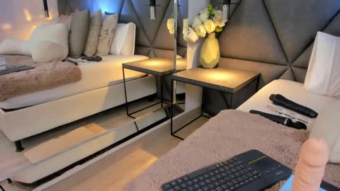 Charlotte online show from February 2025 01:42:01 PM