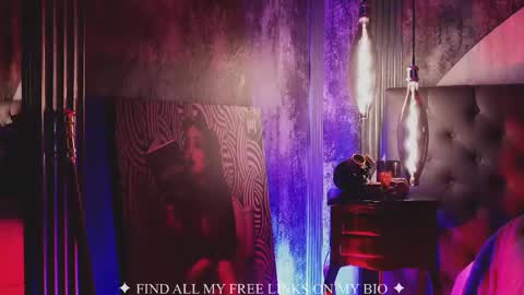 Charlotte online show from April 2026 06:44:02 PM