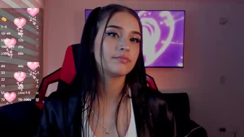 Charlotte  online show from November 2025 08:41:01 PM