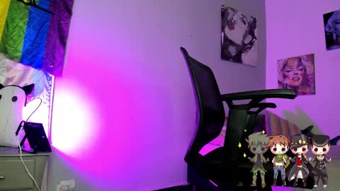 Snapshot of charlotte_joestar chatting on November 2025 01:44:01 PM Charlie online show from November 2025 01:44:01 PM