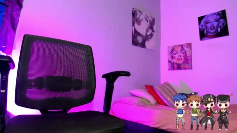 Snapshot of charlotte_joestar chatting on November 2025 09:25:01 AM Charlie online show from November 2025 09:25:01 AM