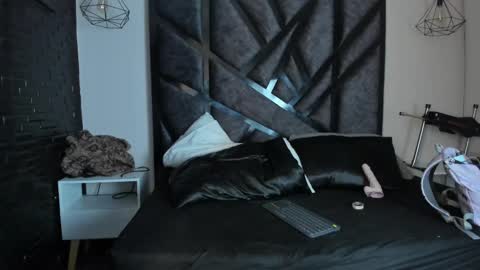 Snapshot of charlotte_jones24 chatting on December 2024 01:47:01 AM Charlotte Jones online show from December 2024 01:47:01 AM