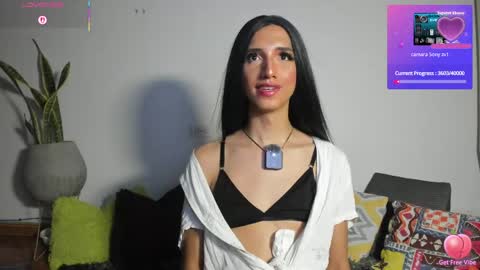 Snapshot of charlotte_laurent1 chatting on May 2026 12:28:02 AM Charlotte Laurent online show from May 2026 12:28:02 AM